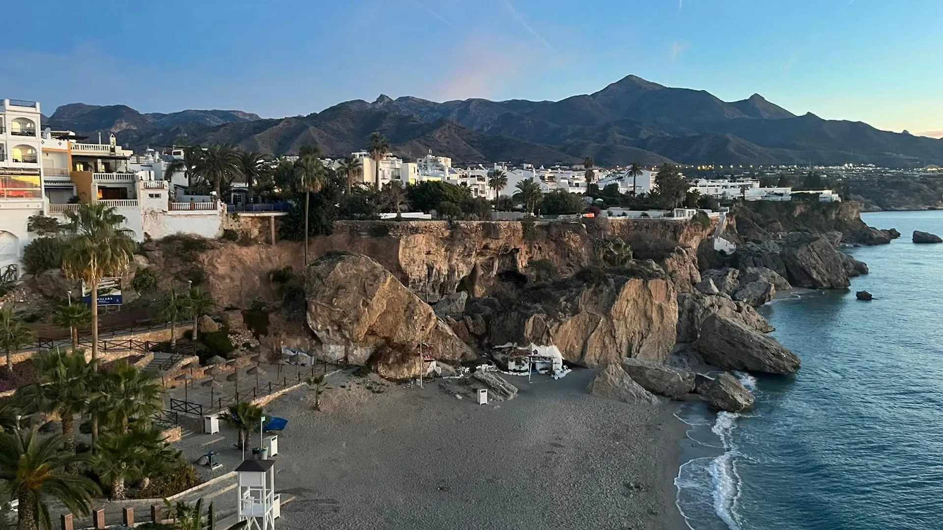 Nuevo Apartamento Nerja Con Parking Y A 300 Metros Playa location